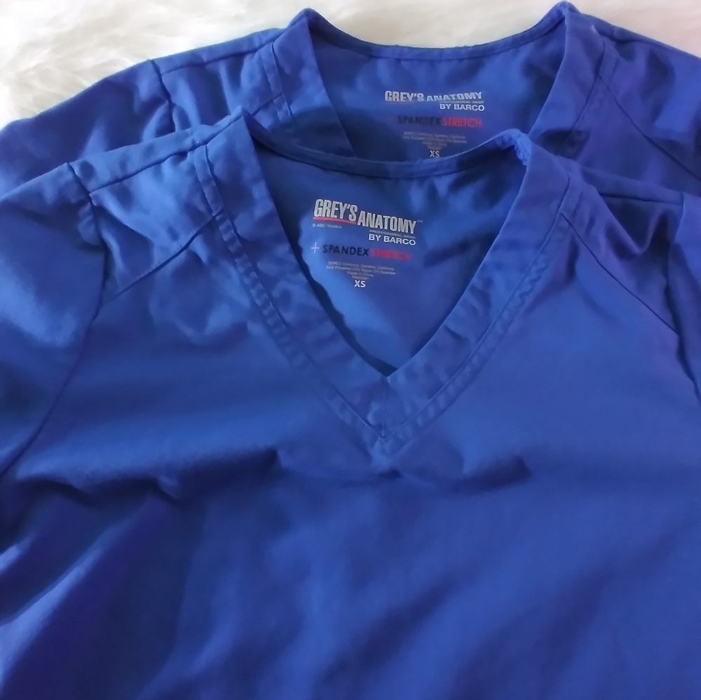 Greys anatomy womens 2 pack scrub top blue size XS
